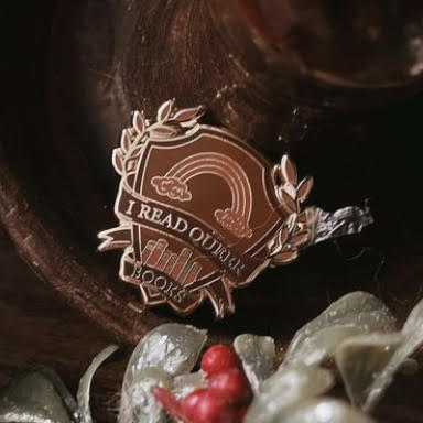 I Read Queer Books Badge Pin